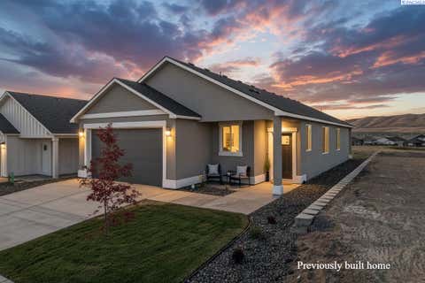 Photo of 3593 Nuthatch Street Lot 202, Richland, WA 99352 (MLS # 294635)