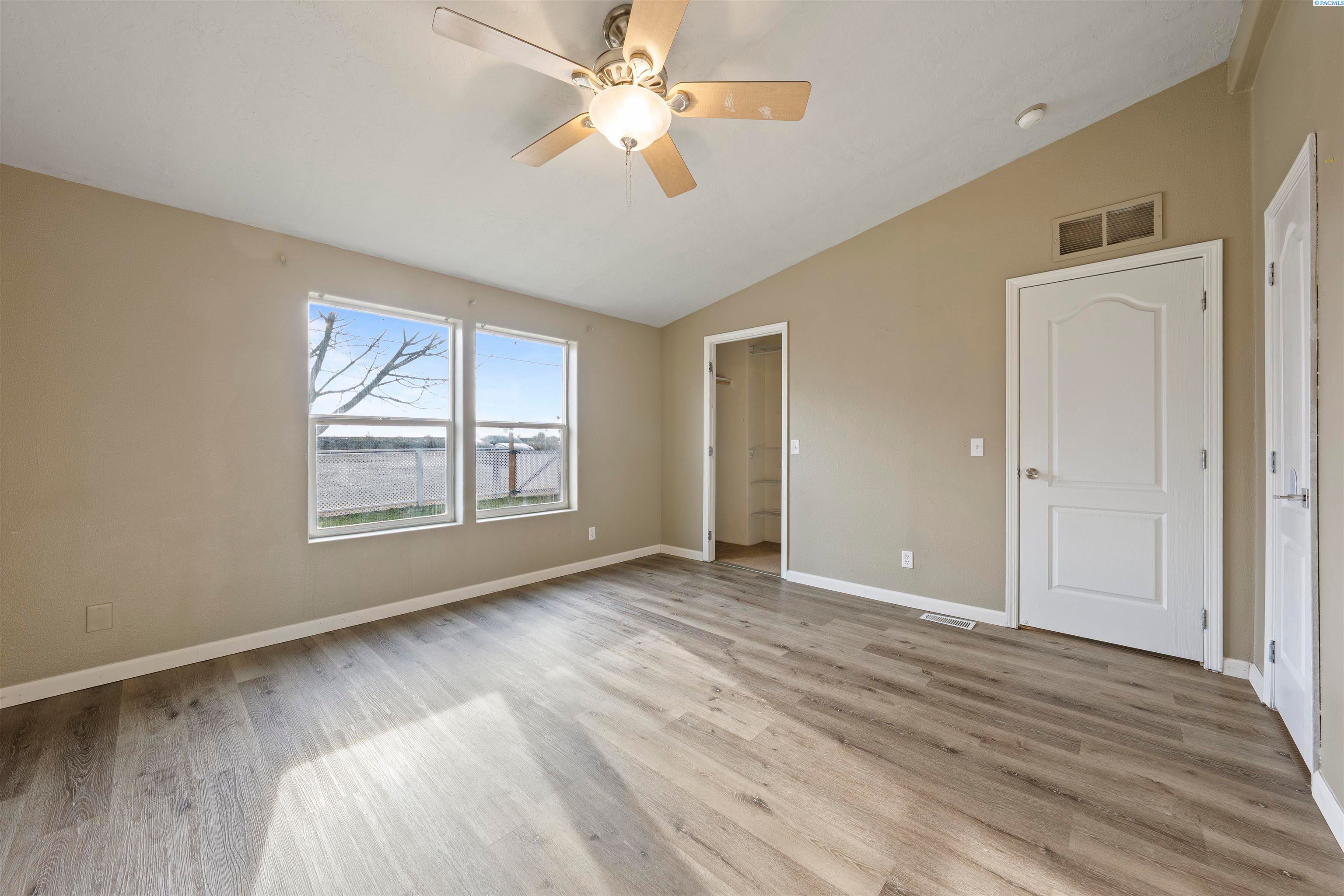 IDX 4 20262 NE Road B.5