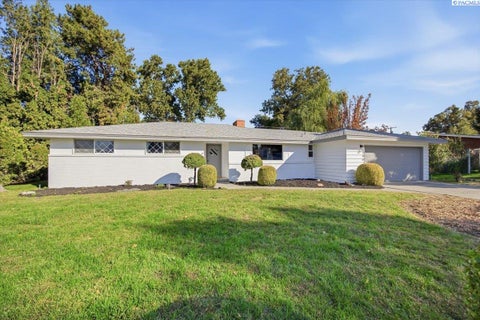 Photo of 7530 W Victoria Ave, Kennewick, WA 99336 (MLS # 296952)