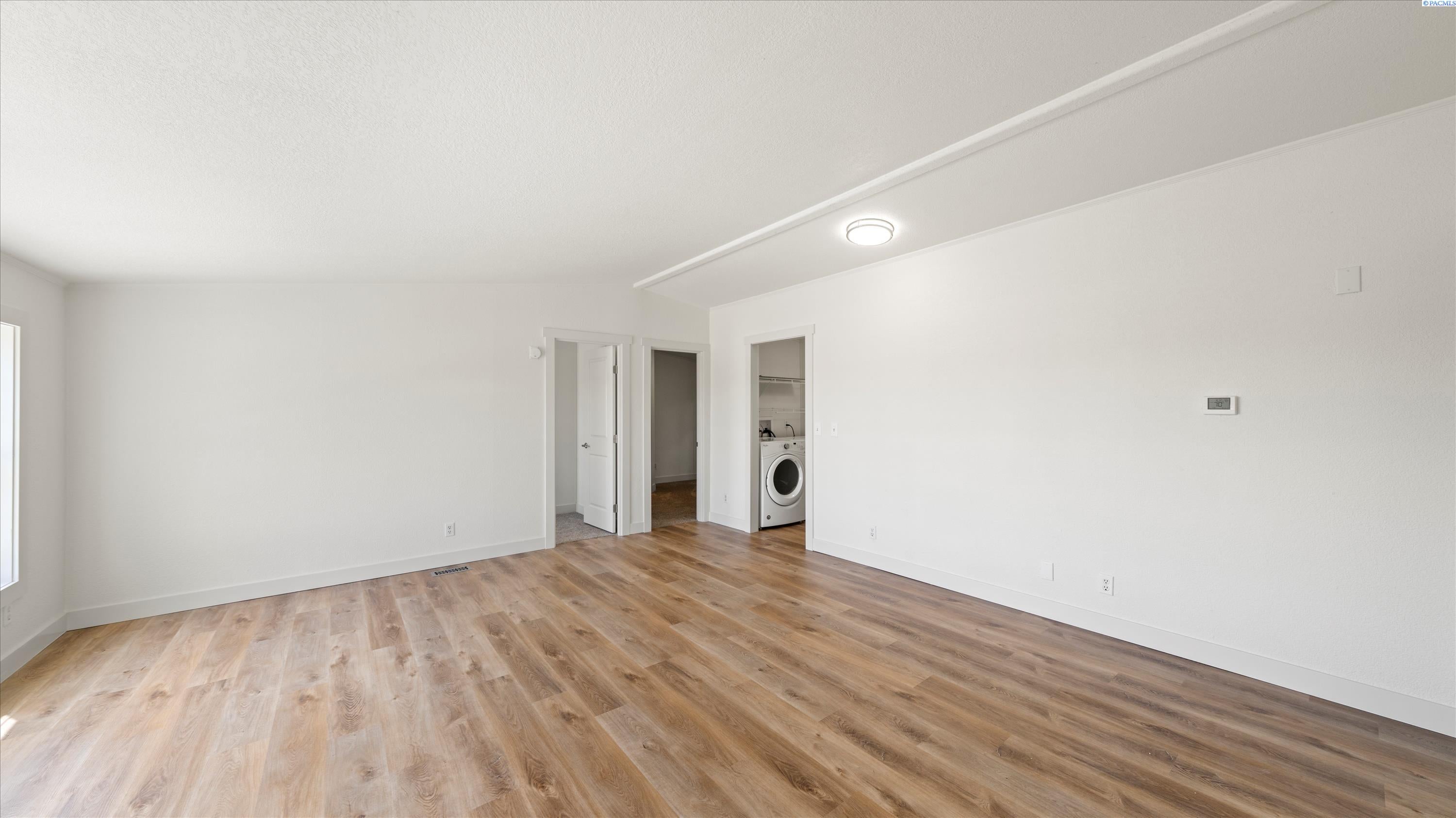 910 S 4th Ave