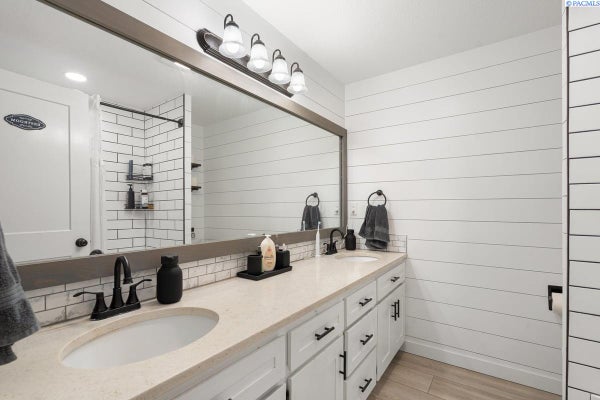 1400 S BUCHANAN PL, KENNEWICK, WA 99338 - Image 96bd90dca6d8241d8a49f97e57da599c/395996827