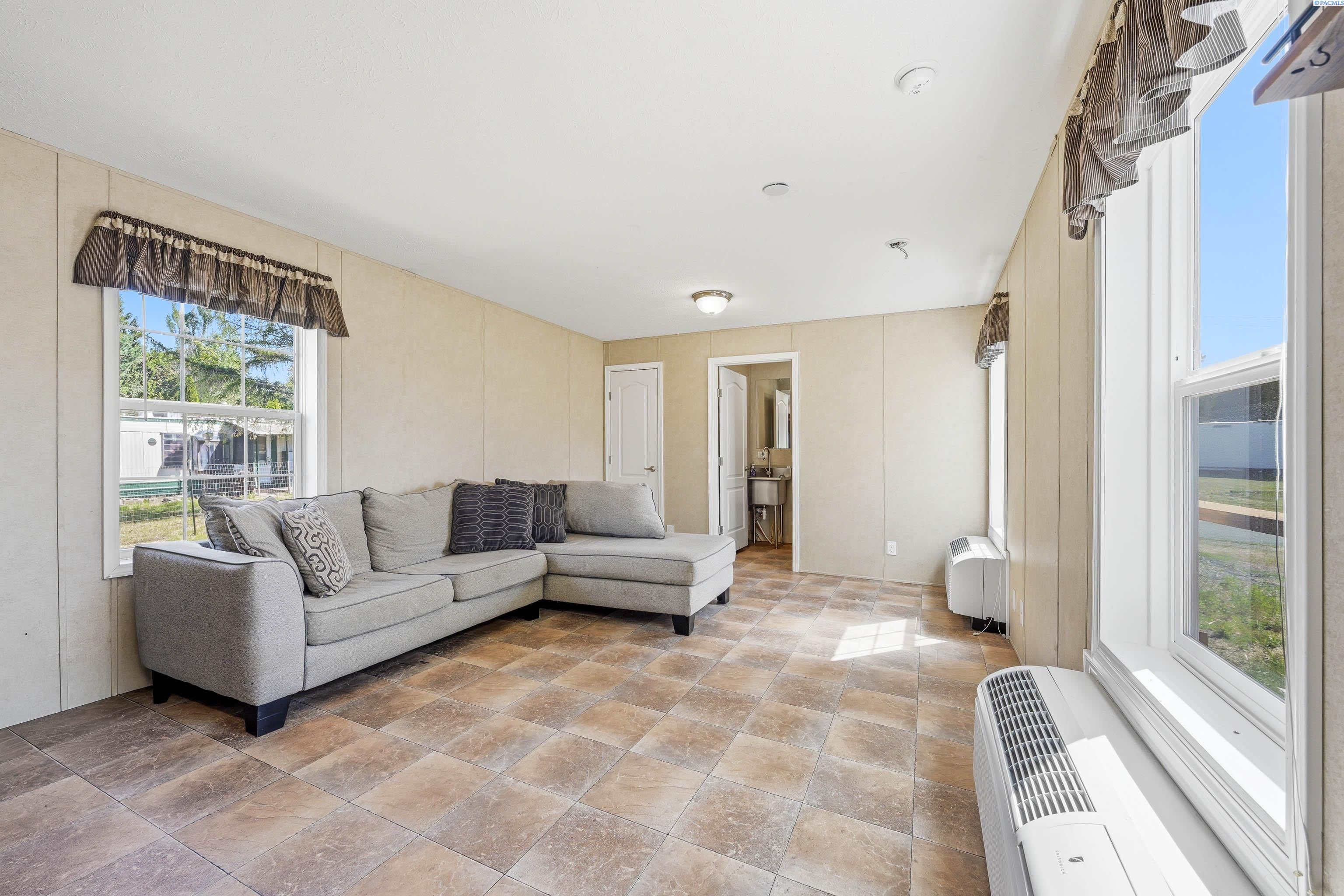 605 NW Fisk #21 21