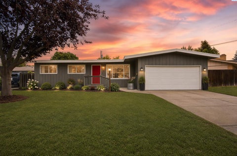 Photo of 530 W 18th Ave, Kennewick, WA 99337 (MLS # 296211)