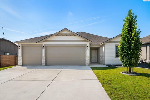 Photo of 8004 Massey Dr, Pasco, WA 99301 (MLS # 295942)