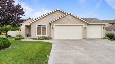 Photo of 2750 Stonecreek Dr, Richland, WA 99354 (MLS # 294204)