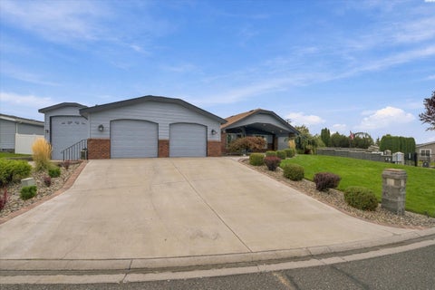 Photo of 200 Bridle Way #101 WAY, Yakima, WA 98901 (MLS # 296877)