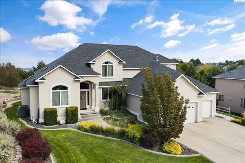 Photo of 824 Rand Dr, Richland, WA 99352 (MLS # 296545)