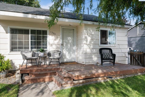 Photo of 1325 Sanford Ave, Richland, WA 99354 (MLS # 296717)