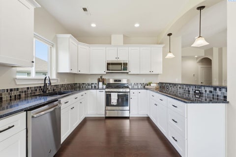 Photo of 4216 S conway Pl, Kennewick, WA 99337 (MLS # 295888)