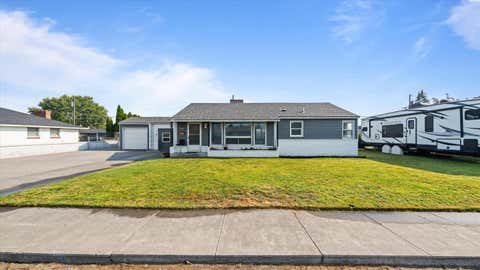 Photo of 2507 W Entiat Ave, Kennewick, WA 99336 (MLS # 295440)