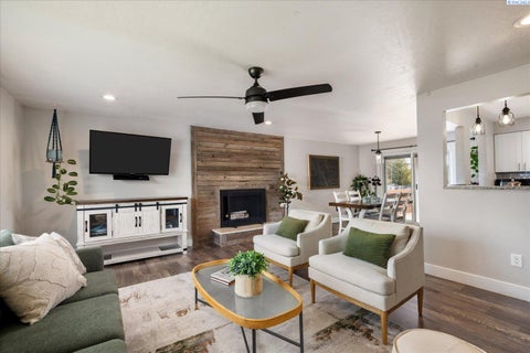 Photo of 1503 W 37th Place, Kennewick, WA 99337 (MLS # 296892)