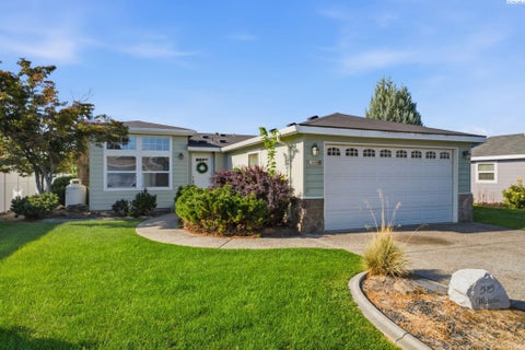 Photo of 515 Wisteria St, Richland, WA 99352 (MLS # 296002)