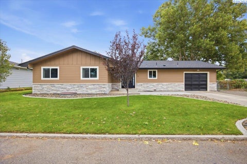 Photo of 313 N Road 35, Pasco, WA 99301 (MLS # 296729)