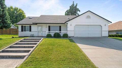 Photo of 1714 S Kent ST, Kennewick, WA 99337 (MLS # 295606)