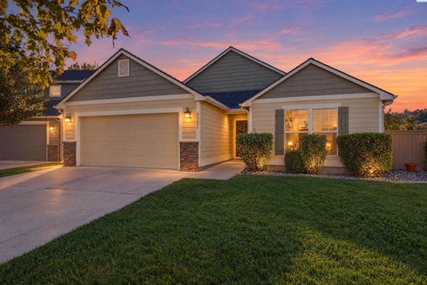 Photo of 5821 W 17th Ave, Kennewick, WA 99338 (MLS # 297028)