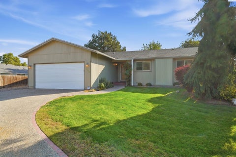 Photo of 306 N Montana Ct, Kennewick, WA 99336 (MLS # 296592)