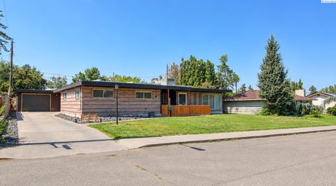 Photo of 738 S Sharron Street, Kennewick, WA 99336 (MLS # 295369)