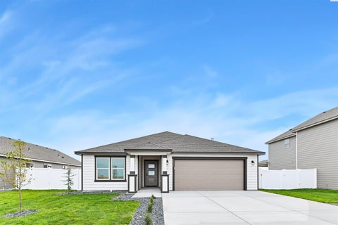Photo of 5824 Redtail Dr, Pasco, WA 99301 (MLS # 296762)