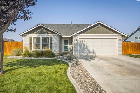 Photo of 6106 Westport Lane, Pasco, WA 99301 (MLS # 295588)