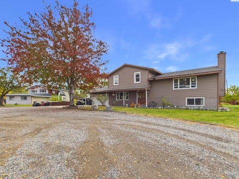 Photo of 14220 S Haney Rd, Kennewick, WA 99337 (MLS # 297411)
