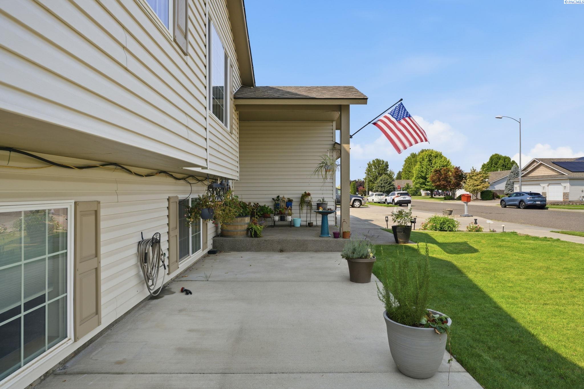 IDX 4 8416 Lancaster Dr.