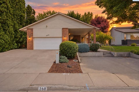 Photo of 268 Piper St, Richland, WA 99352 (MLS # 296782)