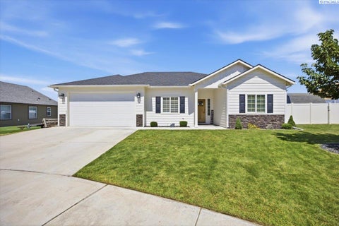 Photo of 86 Ellie Ann Ct, Prosser, WA 99350 (MLS # 295511)