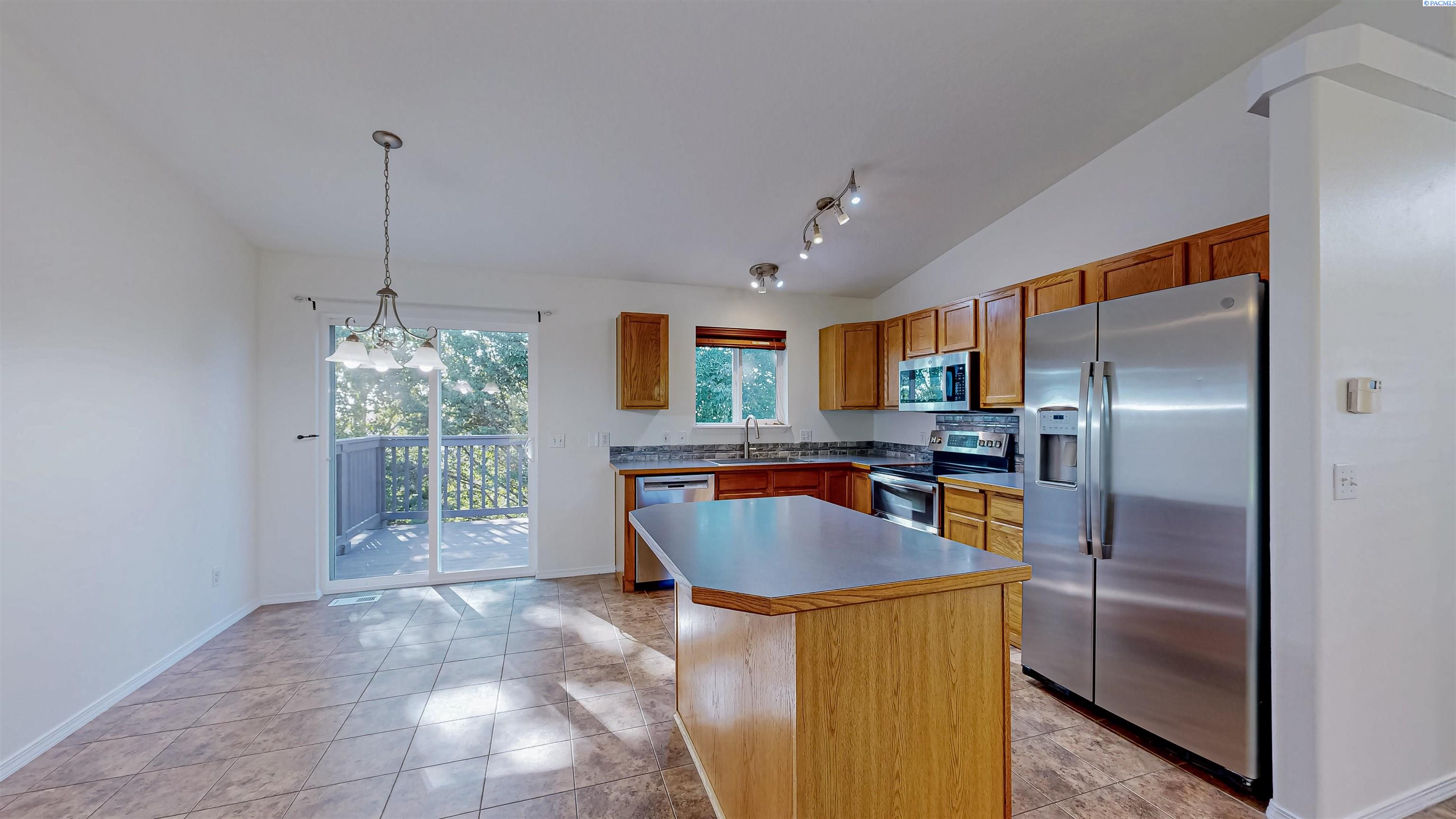 IDX 3 1965 NW Arcadia Dr.