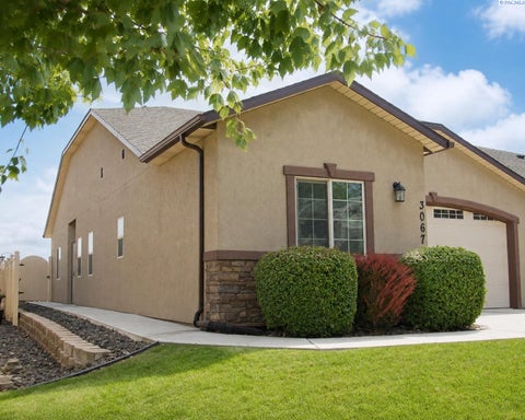 Photo of 3067 S Dennis Place, Kennewick, WA 99337 (MLS # 296073)