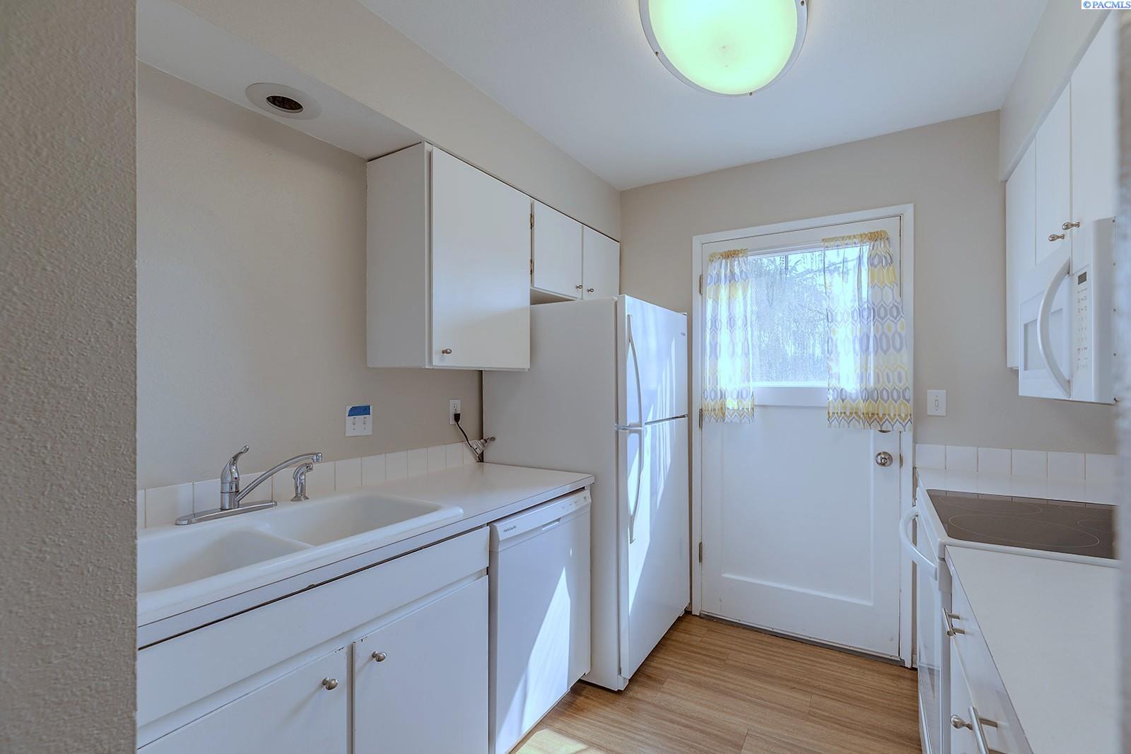 IDX 4 600 SW Crestview St #15 15