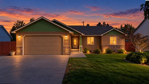 Photo of 3904 W 19th Ct, Kennewick, WA 99338 (MLS # 296443)