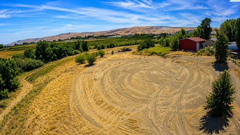 Photo of 28005 N Crosby Rd, Prosser, WA 99350 (MLS # 296133)
