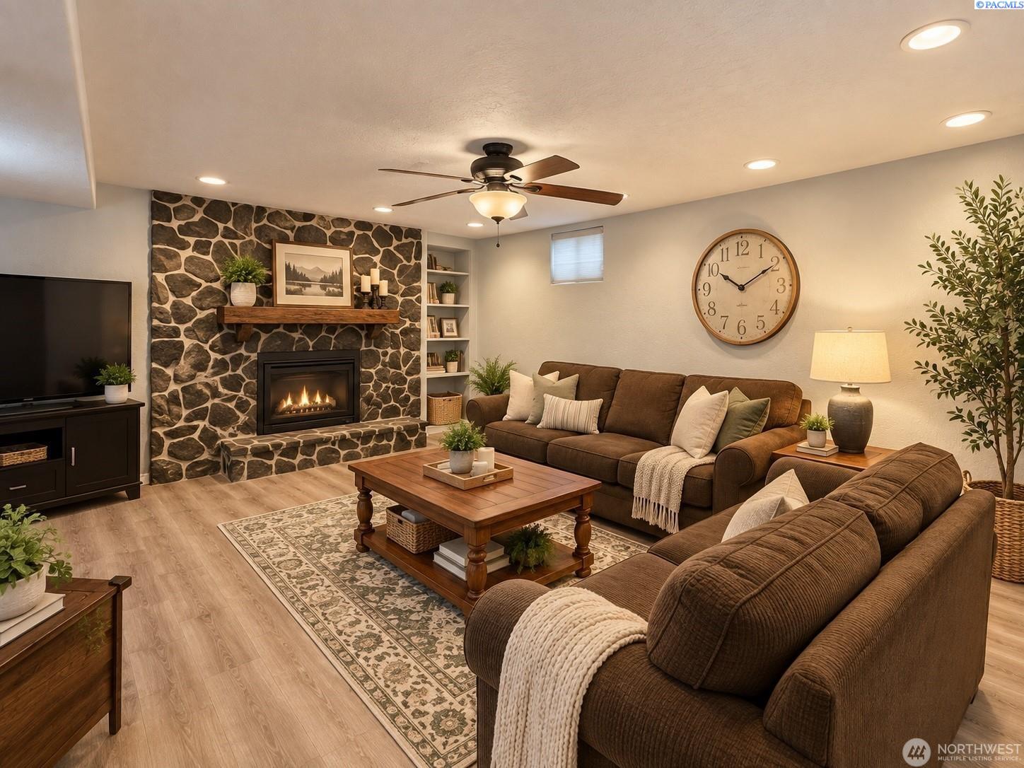IDX 1 808 E Oak St