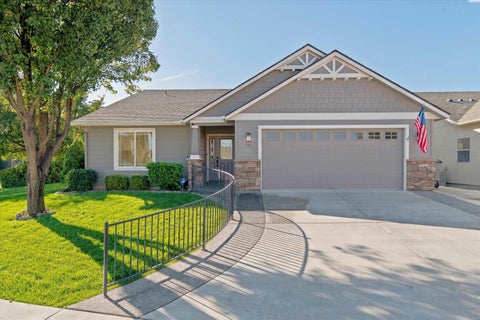 Photo of 511 Lakerose Loop, Richland, WA 99352 (MLS # 297043)