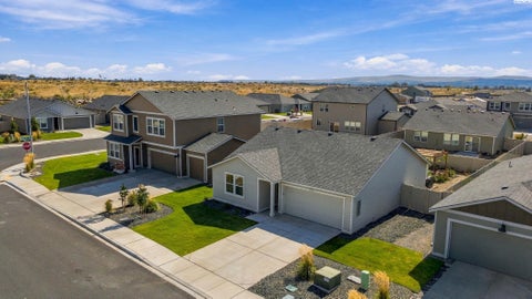 Photo of 11216 Nottingham Dr, Pasco, WA 99301 (MLS # 296583)