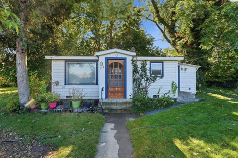 Photo of 919 W Canal Drive, Kennewick, WA 99336 (MLS # 297064)