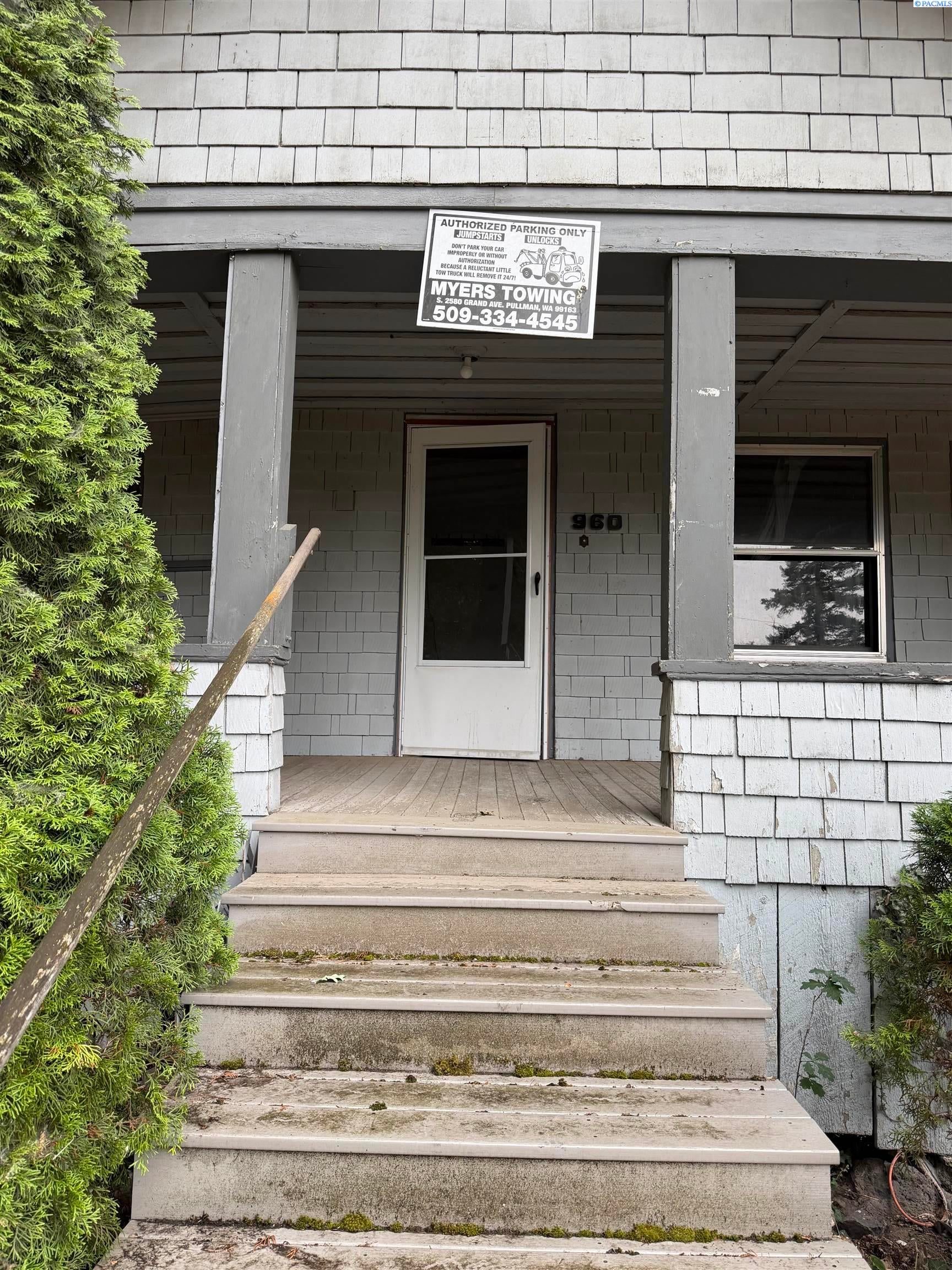 IDX 3 960 NE Maple St