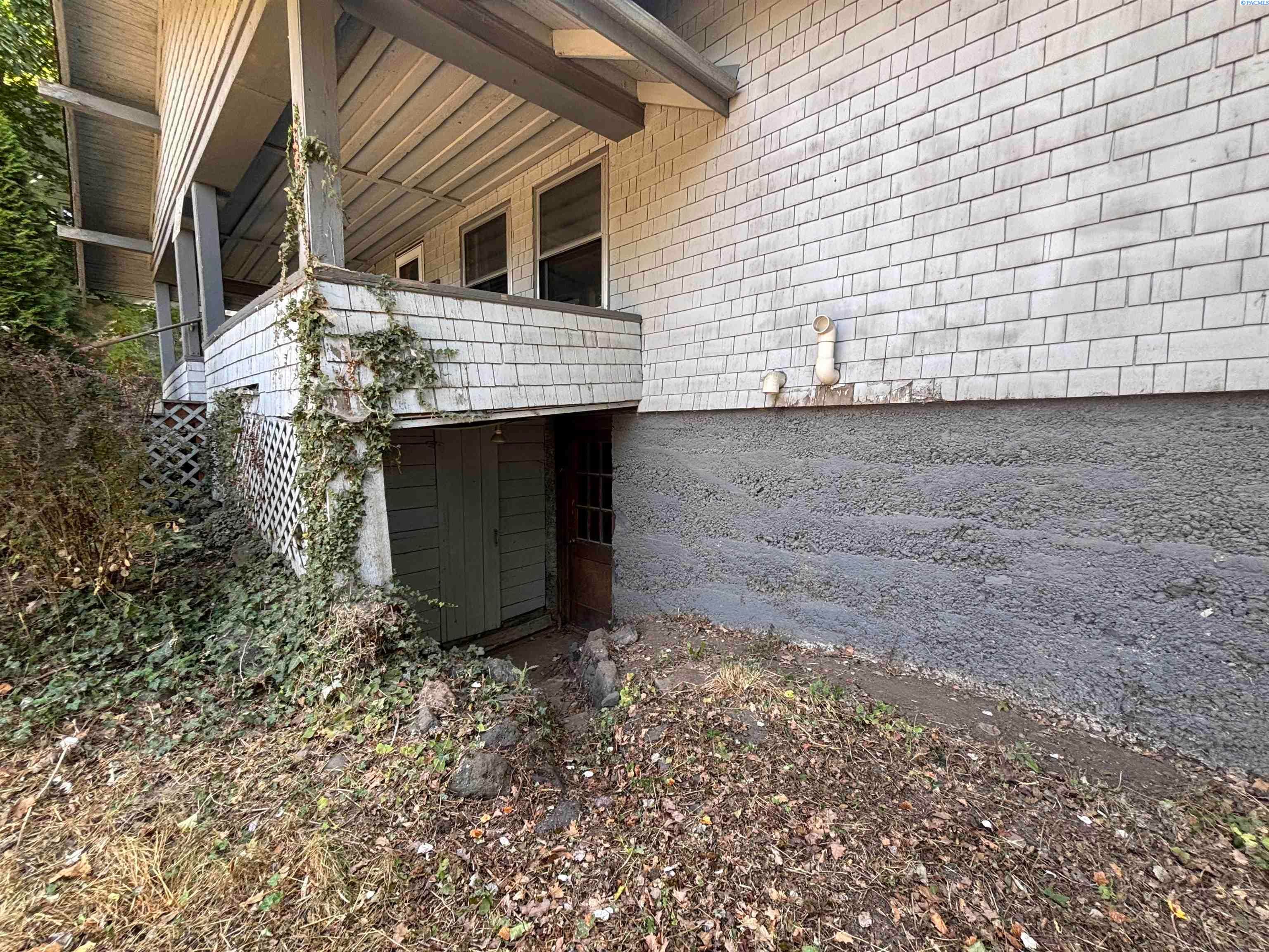 IDX 2 960 NE Maple St