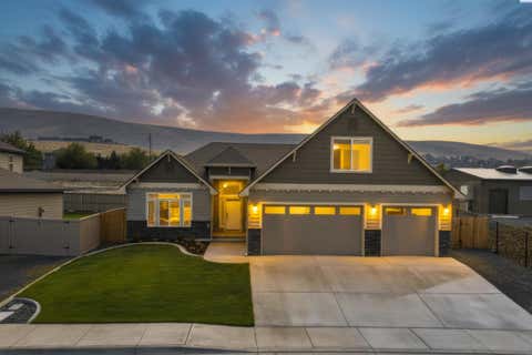 Photo of 4272 S Anderson Pl, Kennewick, WA 99338 (MLS # 295708)