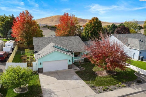 Photo of 5401 Seahawk Drive, West Richland, WA 99353 (MLS # 297159)