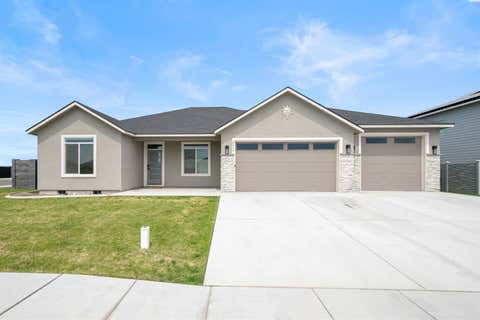 Photo of 8613 Dusty Maiden Dr, Pasco, WA 99301 (MLS # 292796)
