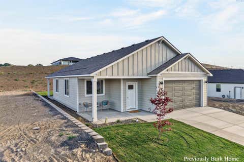 Photo of 3514 Nuthatch Street Lot 218, Richland, WA 99352 (MLS # 294641)