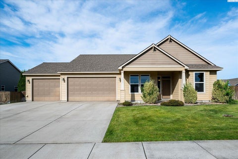 Photo of 6306 Coventry Ln, Pasco, WA 99301 (MLS # 296364)