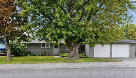 Photo of 2343 S Garfield Street, Kennewick, WA 99337 (MLS # 296179)