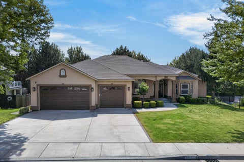 Photo of 8805 W 3rd Ave, Kennewick, WA 99336 (MLS # 296046)