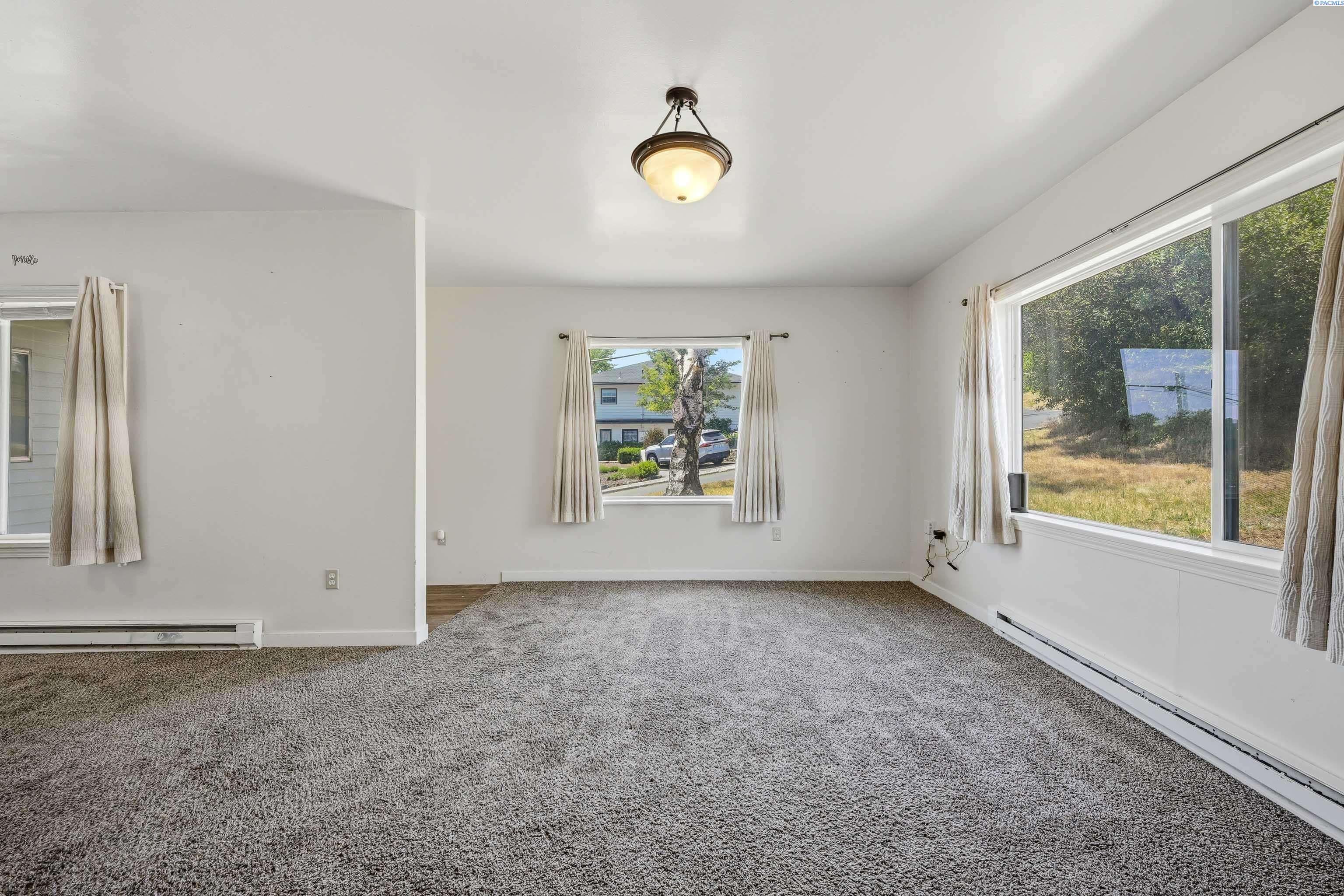 IDX 3 220 N Bridge St