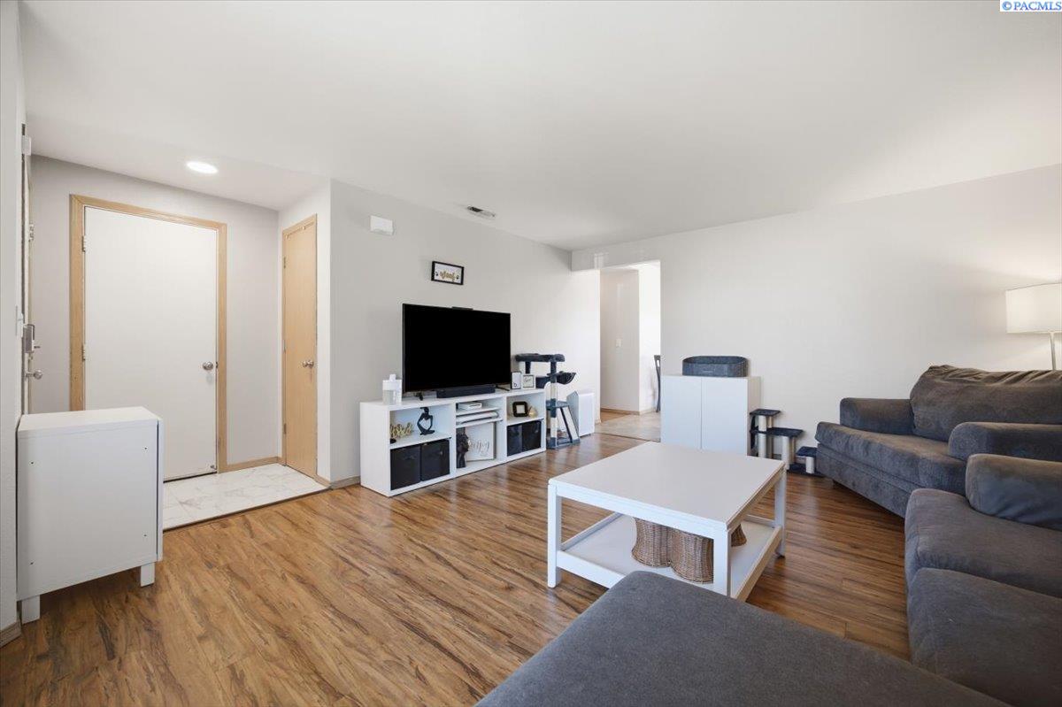 IDX 4 4328 Campolina Ln