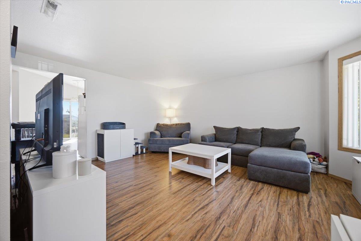 IDX 3 4328 Campolina Ln