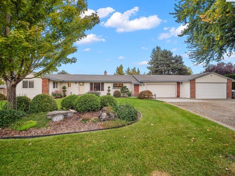 Photo of 4209 S Elm St, Kennewick, WA 99337 (MLS # 297026)