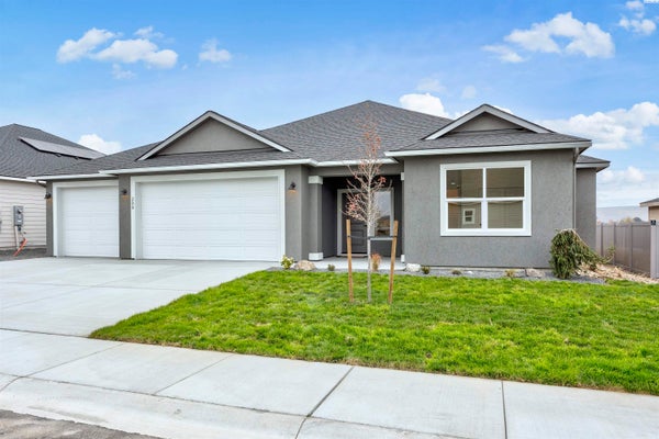 200 SCOTT RD, PROSSER, WA 99350 - Image c3d3e97ffe4ae0b70e25c99603a9cf85/4100645955